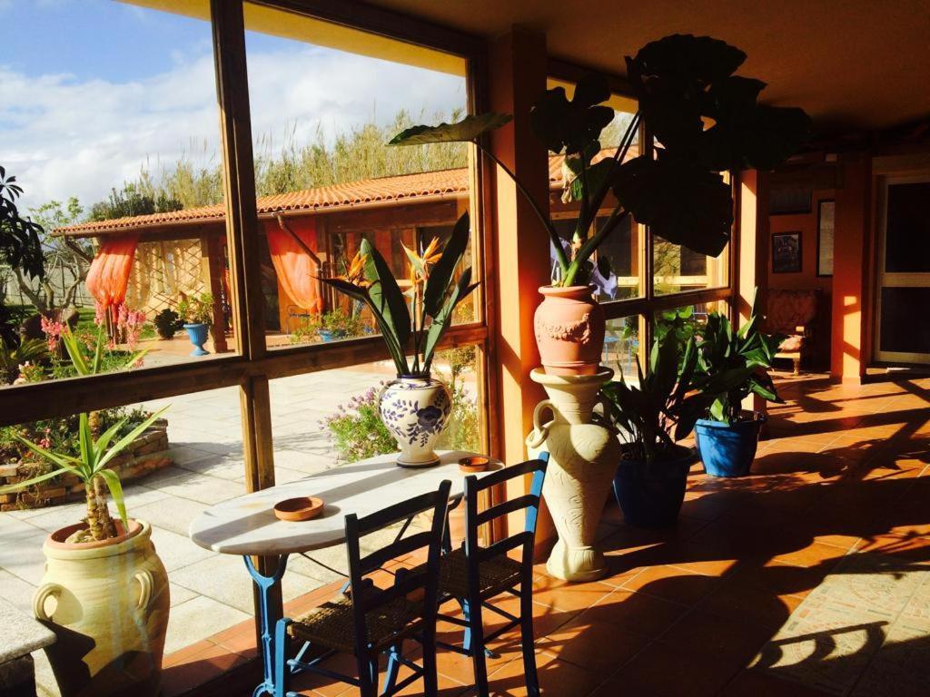 Il Bouganville โอริสตาโน ภายนอก รูปภาพ
