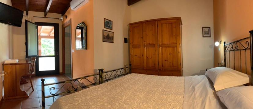 Il Bouganville โอริสตาโน ภายนอก รูปภาพ